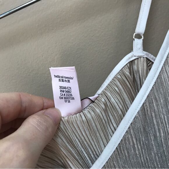 NWOT Victoria’s Secret Gold Shimmer Crop Spaghetti Strap Tank Top (XS) - Picture 6 of 8